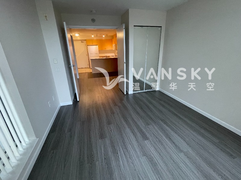 250417130700_208 Den view to kitchen.jpg